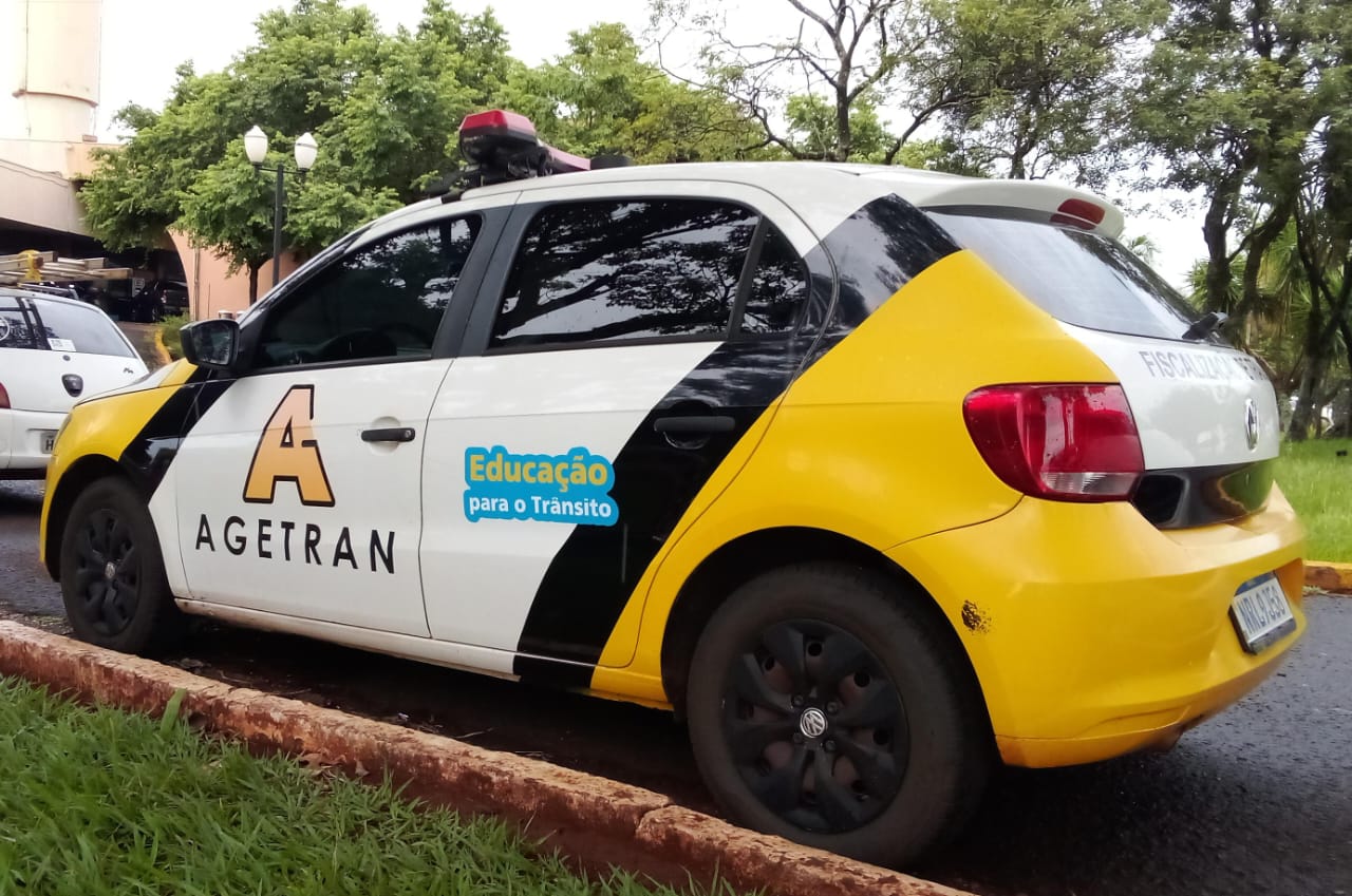 Adesivagem de Órgãos Públicos